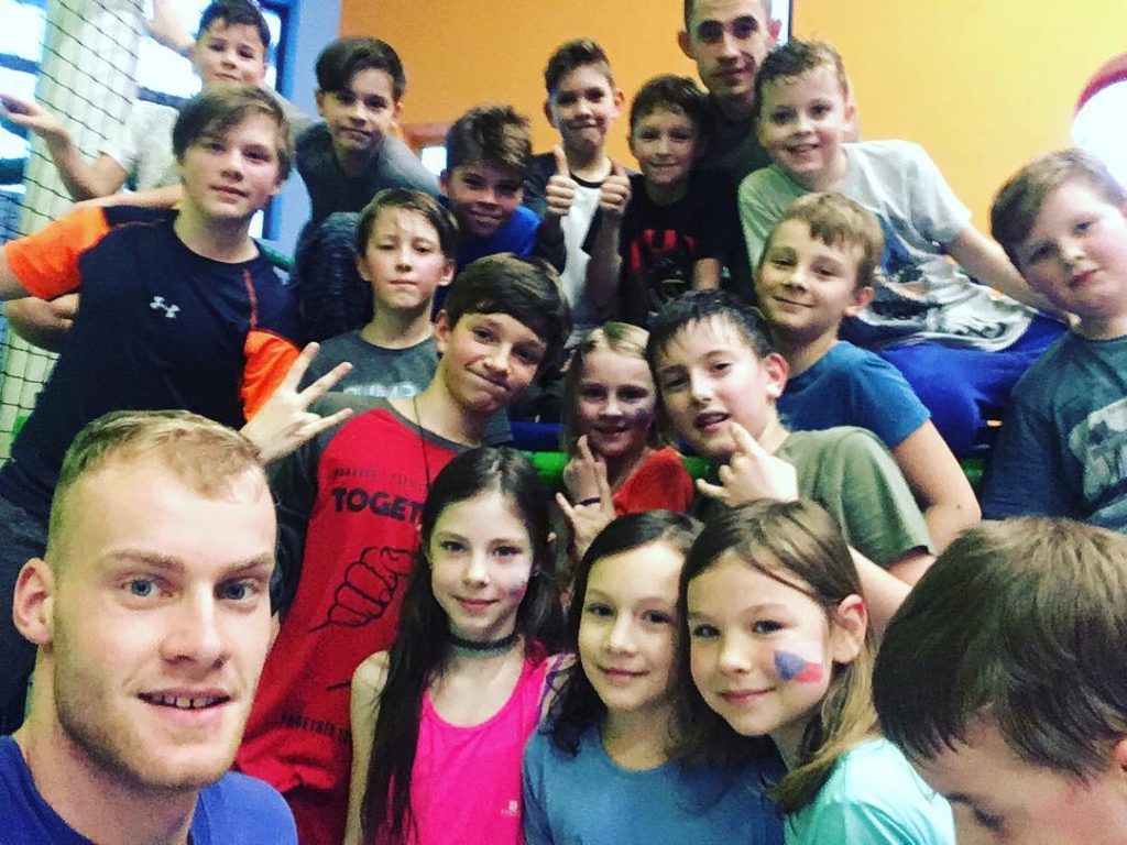 Tréninky zaměřené na akrobacii v trampolínovém centru!